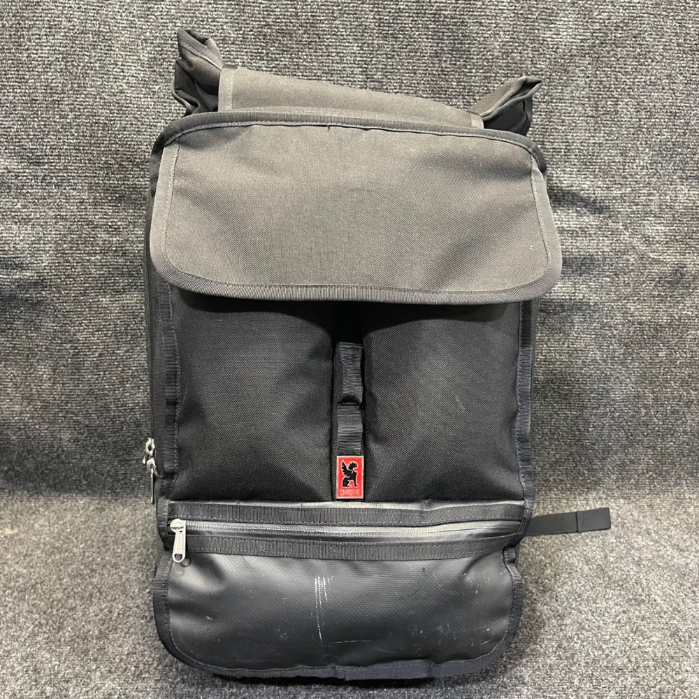 Chrome Industries Soyuz Rolltop Black Weatherproof 34L Commuter Travel Backpack